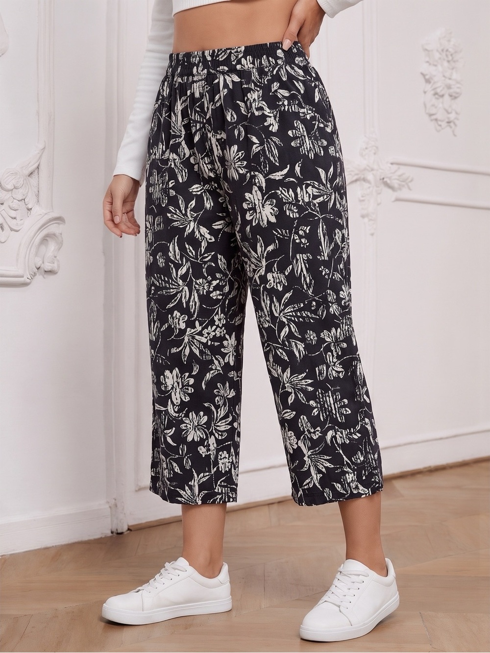 White Stag Black White Floral Capri Pants Cropped Stretch Size 10 Average